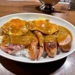 天馬咖喱 - 自家製ソーセージ＆ベーコンエッグ 大盛