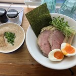 鶏泡そば 草戸ベース - 泡豚骨魚介醤油つけ麺200gにクーポンで味玉