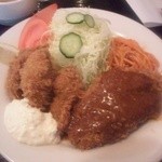 ロビン - カキフライとメンチカツ（900円）