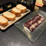 焼肉 神宮 - 新鮮生レバーアヒージョ　1,267円