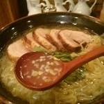 塩らー麺 本丸亭 - あっさりスープ