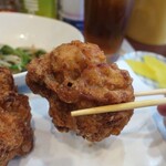 酒場塾 - ・「もりもり(¥1000)」のから揚げアップ。