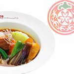 イエローカンパニー - 野菜もたっぷりで角煮の甘みとスープの辛みのコラボ