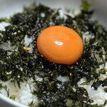 ドン・キホーテ - 料理写真:炊き立てのご飯にたっぷり乗せて、卵黄を上に!!
