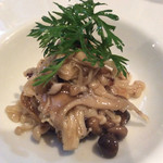 クードクール - キノコのギリシャ風煮込み380円