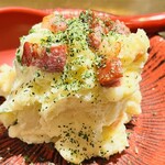さつま居酒屋 えご家 - 手作りポテトサラダ 黒豚ベーコンのせ
