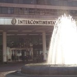 HARBOURSIDE - ホテル入口前には大きな噴水がありますよ！