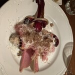 イタリア料理 フィオレンツァ - チコリのような野菜・生ハム・チーズ・トリュフ