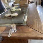 お好み焼き88 - 鉄板前には何故かカウンター席がない⤵︎