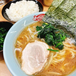 横浜ラーメン 町田家_0
