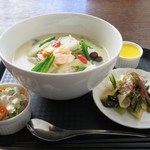 チャイニーズ　ダイニング　ラリアン - 海鮮豆乳生姜煮込み麺