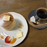 フランセ - ケーキ屋さんの厚焼きホットケーキ&ブレンドコーヒー