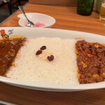 カリーアップ - カリーアップ(ビーフカレー×キーマカレー)