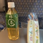 エーワンベーカリー - 料理写真:フルーツサンド　¥610