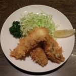 喜泉 - 夜の3千円おまかせコース：イカフライとカキフライ