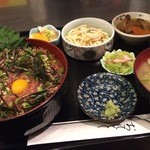 肴亭　庄兵衛 - マグロすき身漬け丼