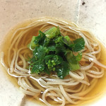 松川 - 出汁の素晴らしさが引き立つお蕎麦。花わさびでがさっぱり