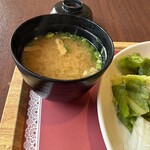 ロイヤルホスト - お味噌汁も添えられて充実の和定食でしたよ。