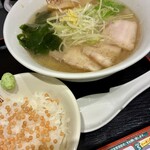 喜多方ラーメン 坂内 - 料理写真:あごだし塩ラーメン＋〆の茶漬けご飯