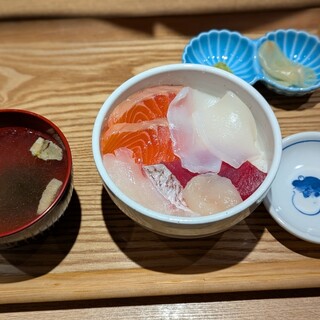 立ち食い海鮮丼 みこ食堂_0