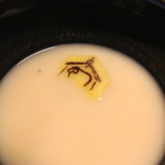 瓢亭 - 光参の白味噌椀の中に絵馬（羊）の慈姑が入っておりました（笑）　　(2015/01)