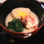 瓢亭 - 炊合せ　（扇面蕪と伊勢海老の具足煮　白味噌仕立て）　(2015/01)