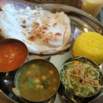 エパレット - 豆と野菜のカレー
                                バターチキンカレー
                                美味しかったです！