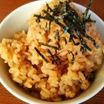 大八車 - 煮干しだしで炊いた炊き込みご飯250円