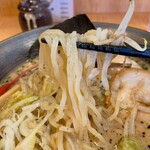 味噌らーめん 十味や - 麵リフト