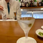 銀座 テンダー - ステアする上田氏