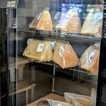 イラヨイ - シフォンケーキやチーズケーキ、さたぱんびん等のスイーツもあります。
