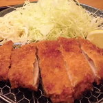 とんかつ 喜佳 - とんかつ綺麗な揚げ色してるんですが