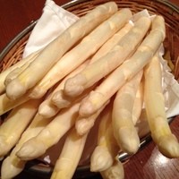 季節のホワイトアスパラガス