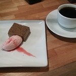 ギルド - 食後のドリンクは100円引き（セットのスイーツ）