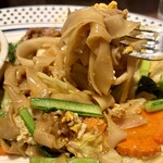 ASIAN RESTAURANT BASIL 丸之內Palace大樓店 - 幅広の米麵