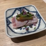 根津 焼鳥 照隅 - ささみの昆布締め