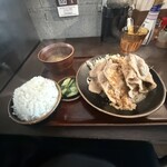 生姜焼き食堂 上出来 - 
