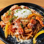 Cafe de Brique - 温泉玉子のせ濃厚ナポリタン