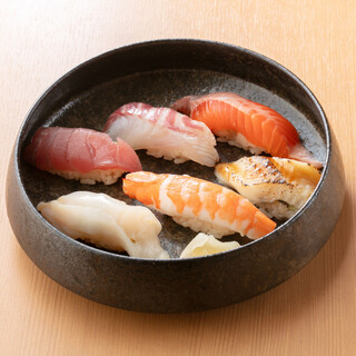 寿司と串と樽酒_2