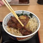 焼肉丼・旨辛うどん すみのえ食堂 - 