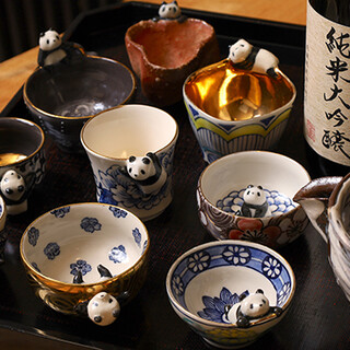 吟味された日本酒は、お客様好みのお猪口でご堪能いただけます