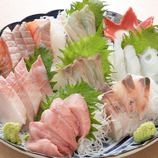 夜は海鮮居酒屋◆お刺身はもちろん様々な調理法でお届け