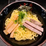 東京油組総本店 - 料理写真:シンプルながら具材のバランスもよいと思います