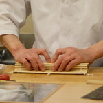 寿司処静 - すじこ巻をお願いして　3