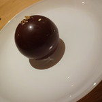 Point - 12月ディナー　イチゴのクランブルとピスタチオのアイスクリーム