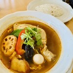 札幌スープカレー曼荼羅 - 料理写真:『チキンレッグ薬膳スープ』
税込1,580円
