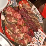 生ハラミと肉刺し 金肉屋 - 
