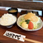 とんかつ ますいや - セットのサラダとご飯の中300円