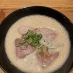 鶏と鮪節 麺屋勝時 - 