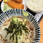 大正庵 - 料理写真:そば定食@800円  本日のおかずはアジフライとチキンカツ。カリカリッとした衣がそばとよく合うね。そばは極細で喉越し良しこれだからやめられない！